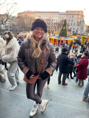 Lucie Borhyová Instagram - Sny v hlavě, vděčnost v srdci
a nový rok za dveřmi.
Dream it. Do it. ✨
