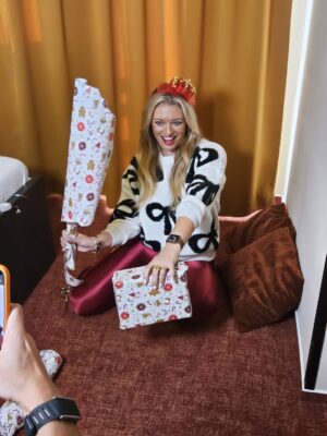 Lucie Borhyová Instagram - Advent je o krásných malých okamžicích,
které se dějí tak nějak mezi tím vším…
Přeji vám hezký večer při 4. adventní neděli 🕯️
a pokojné dny před nejkrásnějšími svátky v roce✨
