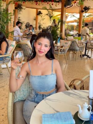 Luckii Instagram - Back in North Goa and I finally visited my favourite cafe again @kikigoaofficial 🌴🥂
This place is always filled with the best vibes, delicious food and that dreamy view 🌊
Had such an amazing time here today!
.
.
#goa #goacafe #northgoa