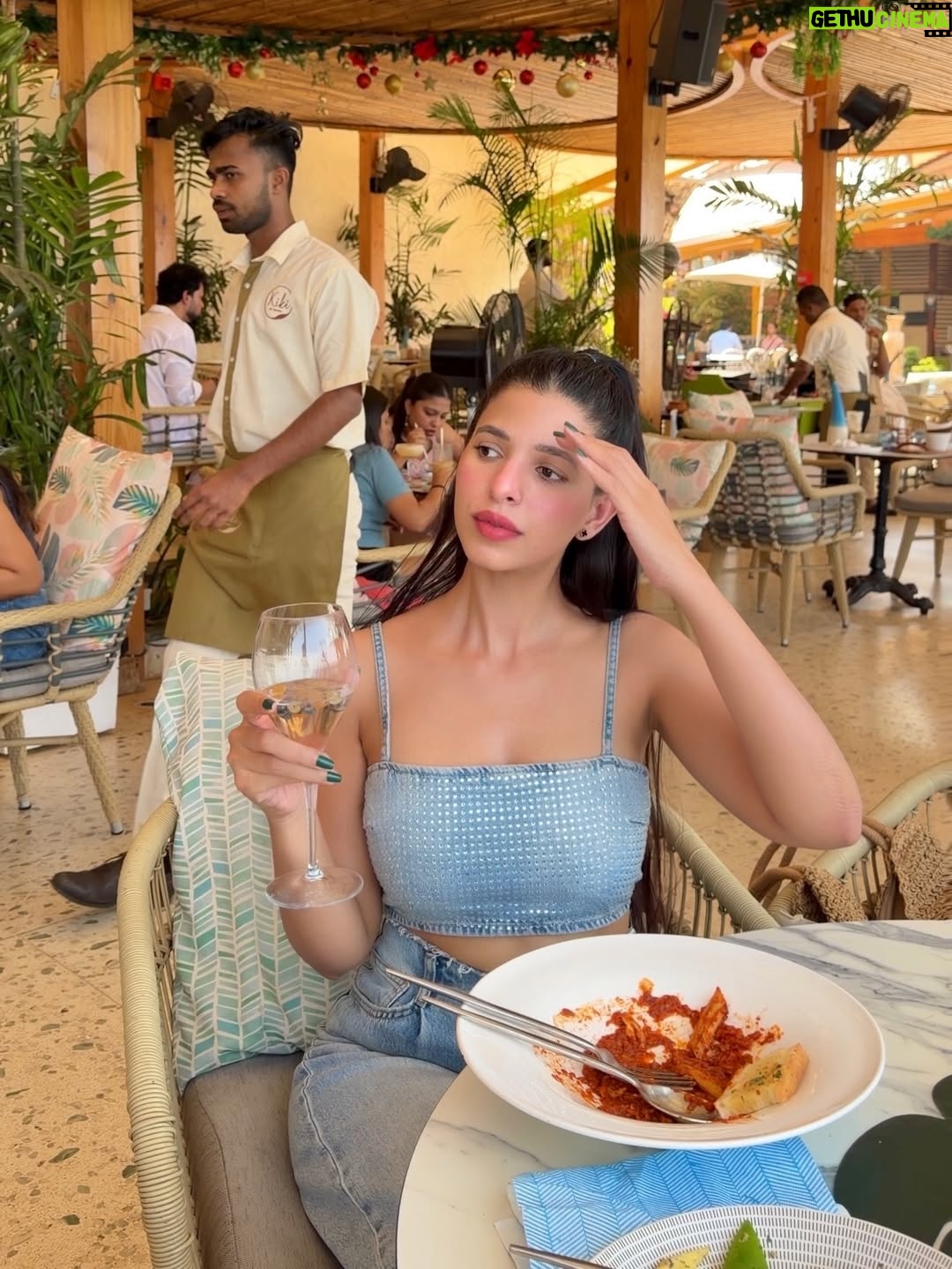 Luckii - 505 Likes - Back in North Goa and I finally visited my favourite cafe again @kikigoaofficial 🌴🥂
This place is always filled with the best vibes, delicious food and that dreamy view 🌊
Had such an amazing time here today! 
.
.
#goa #goacafe #northgoa