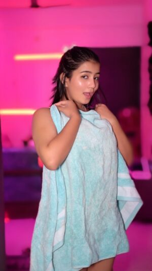 Lucky Rajor Instagram - Aree gir gya yaar😭😂

#luckyrajor