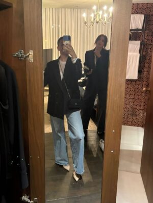 Luisa Ranieri Instagram - 24 h with @emmaa.zingaretti @ferzanozpetek in Istanbul.  styling  by: @gloriaripamonti