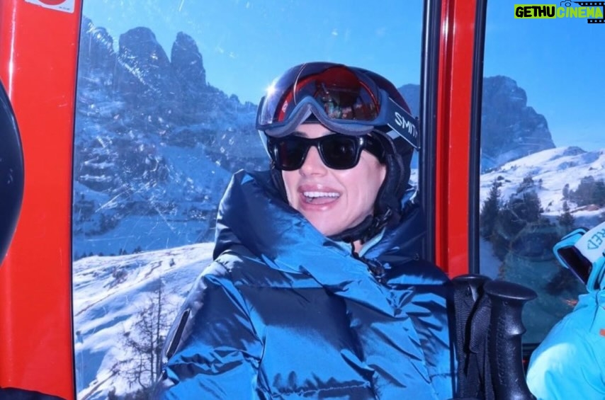 Luisa Ranieri - 20.6K Likes - buon fine anno a tutti dalla zingaretti family💕🍾⛷️. @lucazingarettiofficial @emmazingaretti_