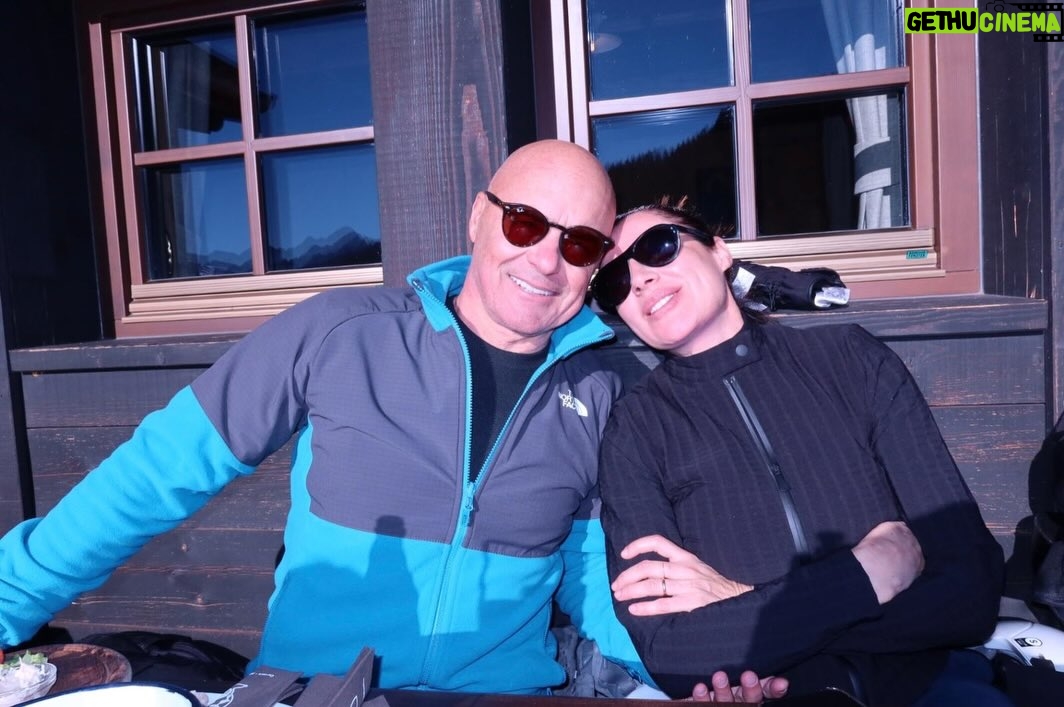 Luisa Ranieri - 20.6K Likes - buon fine anno a tutti dalla zingaretti family💕🍾⛷️. @lucazingarettiofficial @emmazingaretti_