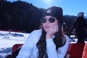 Luisa Ranieri Instagram - buon fine anno a tutti dalla zingaretti family💕🍾⛷️. @lucazingarettiofficial @emmazingaretti_