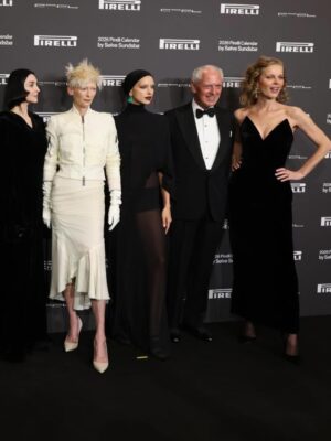 Luisa Ranieri Instagram - A glimpse of the Pirelli evening, a night marked by beauty, grace, and inspiring moments shared with extraordinary people.

@pirelli | @solvesundsbostudio | @bvlgari | @giorgioarmani #Adv

Styling: @gloriaripamonti 
Make-up: @nikipinna 
Hair: @domenicaricciardi 

#PirelliCalendar #TheCall2026