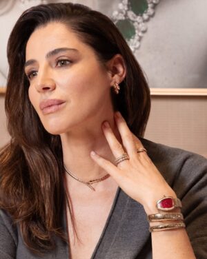 Luisa Ranieri Instagram - @bvlgari che luglio luminoso ! 

#Bvlgari #BvlgariJewelry #BvlgariWatches #Serpenti #EternallyIconic #adv