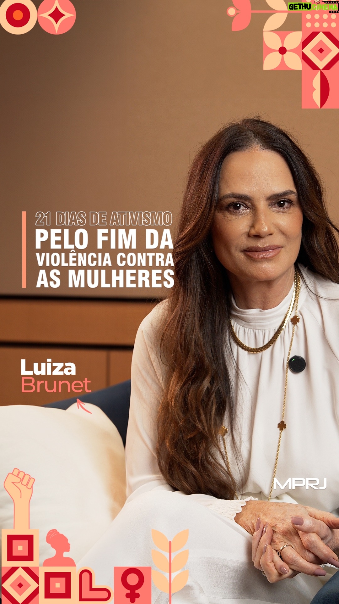 Luíza Brunet - 5.9K Likes - A agressão física é a segunda fase do ciclo da violência. É quando a violência instalada começa a deixar marcas visíveis e a tensão ganha forma. 

As brigas se intensificam, os xingamentos se tornam cada vez mais constantes. Até o momento em que a primeira agressão acontece. 

Tudo pode começar com o aumento do tom de voz durante uma discussão, uma pegada forte no braço, um empurrão, e evoluir para algo ainda mais grave: um tapa, um dedo quebrado, um soco, uma costela fraturada, até chegar à violência extrema. 

Você se sente desvalorizada como mulher, acha que a culpa foi sua. Acredita que foi a sua atitude que o levou a esse ponto. Mas você não é culpada! 

Essa é a realidade de muitas mulheres em relacionamentos abusivos. A modelo e palestrante Luiza Brunet, vítima de violência doméstica, contou a sua história ao #MPRJ. Ela procurou ajuda e conseguiu sair dessa relação. Hoje, sua maior motivação é dar voz a essas mulheres. 

No primeiro sinal de violência, procure ajuda. Denuncie! 
 
Ouvidoria da Mulher/MPRJ 
📞 127, ramal 2 
🔗 https://www.mprj.mp.br/comunicacao/ouvidoria/formulario 
 
Núcleo de Apoio às Vítimas (NAV/MPRJ) 
📞 (21) 2215-7130 / 7138 
📧 nav@mprj.mp.br 
Central de Atendimento à Mulher 
📞180 
 
❗ Perigo imediato? Ligue 190 ou procure a delegacia mais próxima. 
 
📌 A campanha é uma iniciativa do CAO Violência Doméstica, do Núcleo de Gênero e da Coordenadoria de Comunicação Social, e integra a mobilização nacional dos “21 Dias de Ativismo pelo Fim da Violência Doméstica contra a Mulher”. 
 
#21DiasDeAtivismo #MPRJ #MinisterioPublico #ViolenciaDomestica #DireitodaMulher #RJ