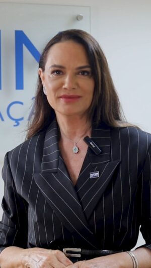 Luíza Brunet Instagram - A luta contra violência baseada no gênero é dever de todos e todas. Quebrando barreiras sociais que limitam o acesso à proteção, saúde e serviços, permitimos uma sociedade mais segura para sobreviventes e vítimas.

Nossa parceira, Luiza Brunet, tem um recado especial nos #21DiasdeAtivismo para combatermos violência que mulheres e meninas enfrentam ao redor do mundo, que atinge de forma dolorosa milhares de mulheres migrantes em vulnerabilidade.

Faça a diferença e se junte à campanha.