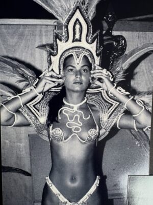 Luíza Brunet Instagram - Carnaval chegando e alguns registros de trinta anos. 
Entre Beija Flor,Portela e imperatriz Leopoldinense. 
Hoje, gosto das lembranças que vivi na passarela do samba e claro assistir todas as mudanças que o carnaval foi submetido. 

Hoje,ando em outras esferas e espero que as mulheres sejam cuidadas , acolhidas e respeitadas no carnaval, afinal ,vivemos com medo e expostas a vários tipos de violências ,que vem crescendo no Brasil e no mundo. 
E cabe a nós sociedade civil ,perceber e denunciar agressores #190 
Esperando até agora as campanhas de conscientização que já deveriam estar expostas em todos os lugares. 
Com informações e conscientização,mas também com punições severas.