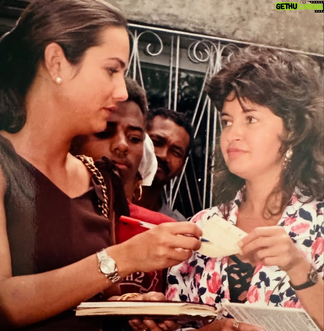 Luíza Brunet - 1K Likes - “34 anos se passaram após o falecimento de Santa Dulce e sua obra continua crescendo, evoluindo, firme no seu proposito de Amar e Servir.

O legado deixando pela Santa Irma Dulce ,acolhido por “Maria Rita”que continua com seu empenho e dedicação tornando possível , atendimento de pessoas vulneráveis e pobres. 
Hoje um hospital referencia em Salvador Bahia. Maria Rita “

No Ano de 1991 .
Fui fazer trabalho voluntario no hospital da Santa Irmã Dulce .
Lembro de conhecer Santa Dulce no final ainda debilitada,deitada em uma cama. 
O amor e compaixao saltava dos seus olhos e fui muito significativo para mim. 
Ali,aprendi e senti que podemos e devemos  cuidar,amar e conectar pessoas. 
O ativismo existe dentro de nós e devemos manter essa chama viva. 
Jámais ,saberemos se nós, não estaremos nesté lugar de vulnerabilidade,e vamos precisar de alguém,que nos acolha com amor e compaixao.
Porque toda a nossa vivencia,pode ser um exemplo para nós, no futuro. 
Vivemos tempos difíceis e precisamos ter muita atenção. 
Que os corações sofridas por dores
existenciais ,possa ter conforto. 

Maria Rita , muito obrigada, por tudo ♥️

Ainda estou revendo fatos e fotos da minha historia…