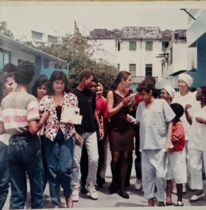 Luíza Brunet Instagram - “34 anos se passaram após o falecimento de Santa Dulce e sua obra continua crescendo, evoluindo, firme no seu proposito de Amar e Servir.

O legado deixando pela Santa Irma Dulce ,acolhido por “Maria Rita”que continua com seu empenho e dedicação tornando possível , atendimento de pessoas vulneráveis e pobres. 
Hoje um hospital referencia em Salvador Bahia. Maria Rita “

No Ano de 1991 .
Fui fazer trabalho voluntario no hospital da Santa Irmã Dulce .
Lembro de conhecer Santa Dulce no final ainda debilitada,deitada em uma cama. 
O amor e compaixao saltava dos seus olhos e fui muito significativo para mim. 
Ali,aprendi e senti que podemos e devemos  cuidar,amar e conectar pessoas. 
O ativismo existe dentro de nós e devemos manter essa chama viva. 
Jámais ,saberemos se nós, não estaremos nesté lugar de vulnerabilidade,e vamos precisar de alguém,que nos acolha com amor e compaixao.
Porque toda a nossa vivencia,pode ser um exemplo para nós, no futuro. 
Vivemos tempos difíceis e precisamos ter muita atenção. 
Que os corações sofridas por dores
existenciais ,possa ter conforto. 

Maria Rita , muito obrigada, por tudo ♥️

Ainda estou revendo fatos e fotos da minha historia…