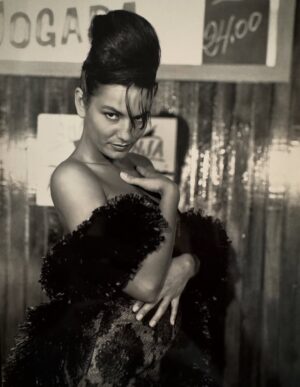 Luíza Brunet Instagram - Mexendo no super arquivo que tenho desde 1979.
Acho coisas lindas e modéstia a parte. 
Este ensaio fotográfico registrado pela super fotografa Pamela Hanson @pamela_hanson 
Há mais de trinta anos @yasminbrunet Tinha 2 anos. 
Foi tudo maravilhoso 📸