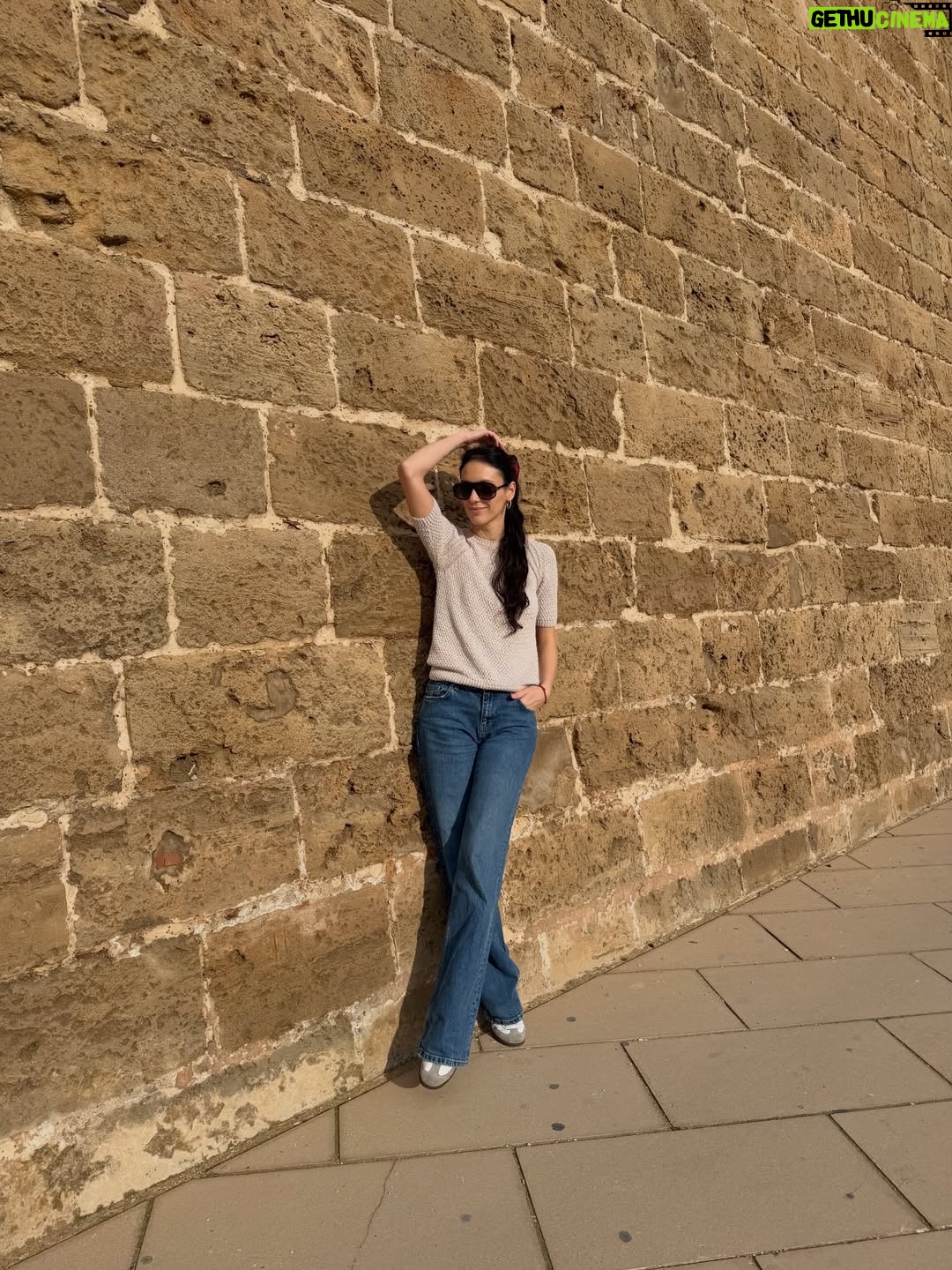 Luiza Grigorova - 2.5K Likes - Декември отзад напред. Усеща се като цяла година…или поне толкова се изморих 😁 Също - очевидно, вече съм си с моя цвят на косатааа!