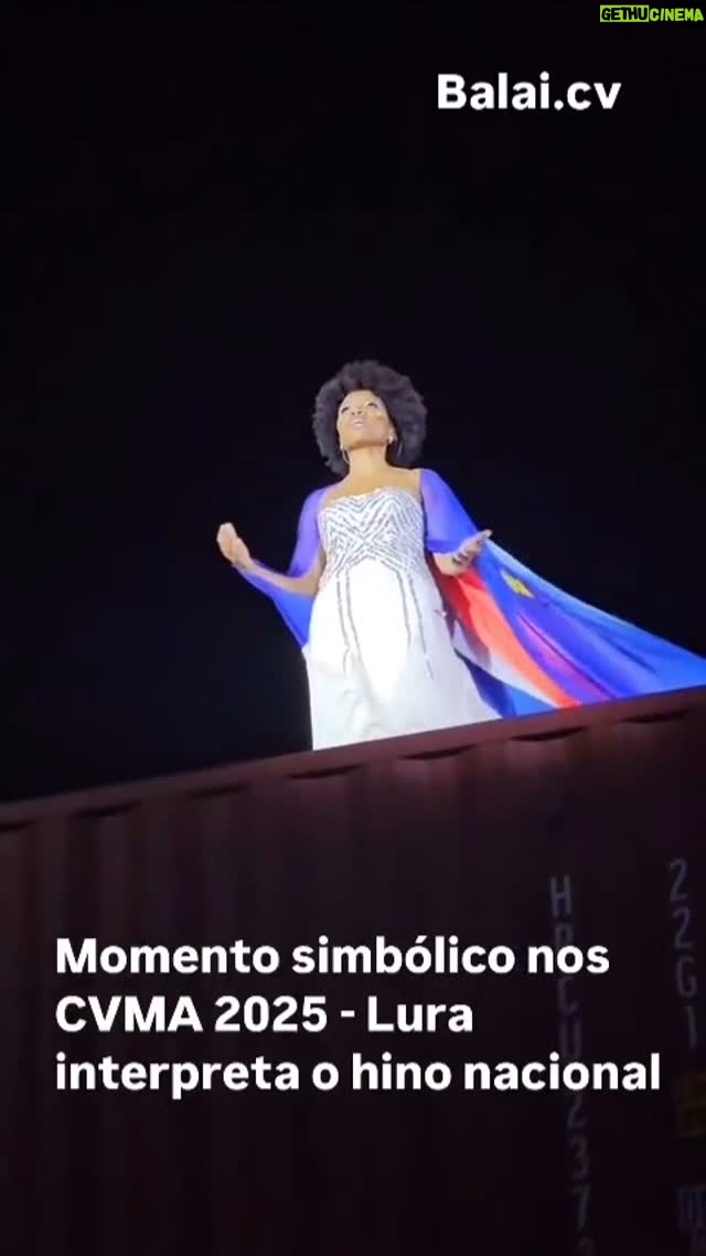 Lura - 2.1K Likes - Cantar o Hino de Cabo Verde num evento que celebra a Música e comemora os 50 anos de Independência deste país que tanto amo foi para mim o auge do reconhecimento e carinho que Cabo Verde sempre me demonstrou. Foi com imenso orgulho e sentimento de patriotismo que aceitei o convite dos CVMA para desempenhar este papel que tanto me honra. 🇨🇻
