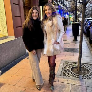 Luz García Instagram - Despidiéndonos  de Madrid 🇪🇸después de unas vacaciones extraordinarias junto a mi hijo Miguel Ángel, compartiendo memorias que quedan en el alma. ♥️🌎

Días para reencontrarme con amigos a los que hacía tiempo no veía y para crear nuevos recuerdos que atesoro profundamente.

Gracias @lyndarodriguez1 por ser tan buena anfitriona.
Amiga @jenniferndejaquez y su hermosa familia, desde República Dominicana, por el cariño de siempre. 

@alinatavarezp amiga, gracias por regalarme la oportunidad de celebrar contigo el cumpleaños tan especial de nuestra Renata y compartir con nuevos amigos, @peneloperodriguezs maravillosa. 
A con quienes tuve la dicha de compartir, reír y celebrar la vida.

Madrid, gracias por tanto. ✨🇪🇸