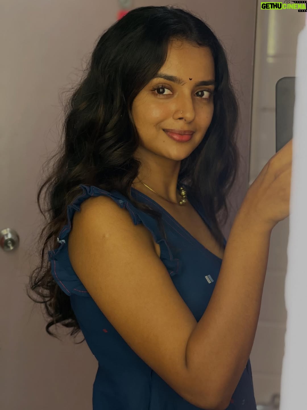 MV Namritha - 5.2K Likes - for the love of pottu 🖤
