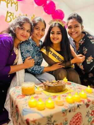 Maahi Gouthami Instagram - Happy from the heart🥰 
Thankyou so much guys for all your efforts and also for the cutest surprise😍🤩… @neelima_sparkle @swetha_reddy06 @vassu7788 
My heart was too heavy to take the present🥺 @swetha_reddy06 but I know how much effort you put on to see me happy and I’m overwhelmed with all that you’ve done ra🥹 thankyou once again ra chelliii💕 
And 
I love you all🫶🏻❤️ 
Forever greatful😇😊
.
PS: struggle to get the perfect picture😉 (swipe >> to see the video)
.
.
#maahigouthami #bff #birthday2k25