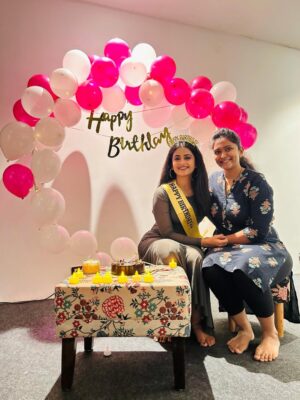 Maahi Gouthami Instagram - Happy from the heart🥰 
Thankyou so much guys for all your efforts and also for the cutest surprise😍🤩… @neelima_sparkle @swetha_reddy06 @vassu7788 
My heart was too heavy to take the present🥺 @swetha_reddy06 but I know how much effort you put on to see me happy and I’m overwhelmed with all that you’ve done ra🥹 thankyou once again ra chelliii💕 
And 
I love you all🫶🏻❤️ 
Forever greatful😇😊
.
PS: struggle to get the perfect picture😉 (swipe >> to see the video)
.
.
#maahigouthami #bff #birthday2k25