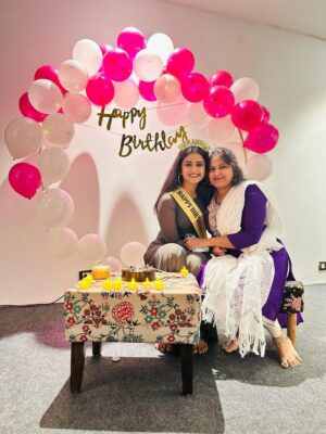 Maahi Gouthami Instagram - Happy from the heart🥰 
Thankyou so much guys for all your efforts and also for the cutest surprise😍🤩… @neelima_sparkle @swetha_reddy06 @vassu7788 
My heart was too heavy to take the present🥺 @swetha_reddy06 but I know how much effort you put on to see me happy and I’m overwhelmed with all that you’ve done ra🥹 thankyou once again ra chelliii💕 
And 
I love you all🫶🏻❤️ 
Forever greatful😇😊
.
PS: struggle to get the perfect picture😉 (swipe >> to see the video)
.
.
#maahigouthami #bff #birthday2k25