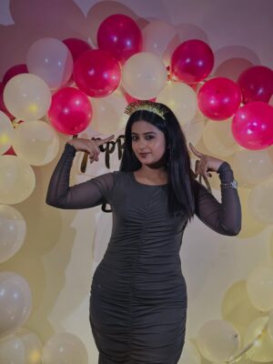 Maahi Gouthami Instagram - Happy from the heart🥰 
Thankyou so much guys for all your efforts and also for the cutest surprise😍🤩… @neelima_sparkle @swetha_reddy06 @vassu7788 
My heart was too heavy to take the present🥺 @swetha_reddy06 but I know how much effort you put on to see me happy and I’m overwhelmed with all that you’ve done ra🥹 thankyou once again ra chelliii💕 
And 
I love you all🫶🏻❤️ 
Forever greatful😇😊
.
PS: struggle to get the perfect picture😉 (swipe >> to see the video)
.
.
#maahigouthami #bff #birthday2k25