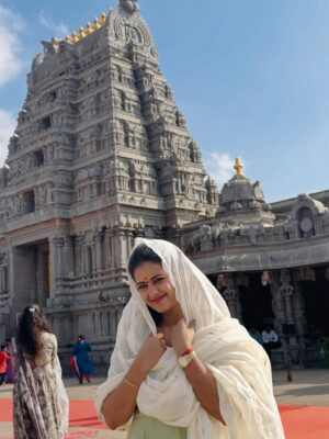 Maahi Gouthami Instagram - Visited the serene Lakshmi Narasimha Swamy temple on my special day and received the Lord’s blessings with gratitude 🙏❤️ Wishing everyone a blessed year ahead💕#lakshminarasimhaswamy #birthdayvibes #gratitude