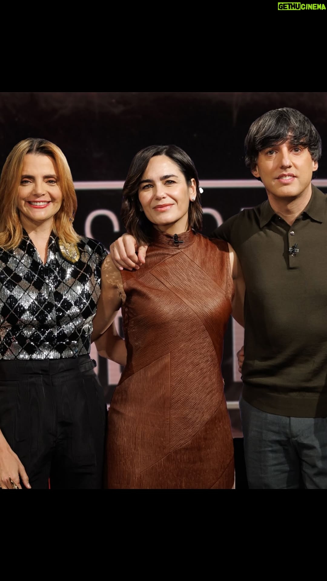 Macarena Gómez - 3K Likes - ¿Sabéis lo que son las “morcillas” en el cine?  Se llama así a aquellas partes de texto que no están en el guion, pero que un actor incorpora o trata de incorporar. Esto es lo que opinan la actriz @macarenagomezofficial y el guionista @diego_san_jose sobre las “morcillas”.

Esta noche os esperamos sobre las 22:35h en @la2_tve con un programa dedicado a la comedia. Recuperaremos “Sabían demasiado” (Pedro Lazaga, 1962) 

#historiadenuestrocine #cineespañol #comedias