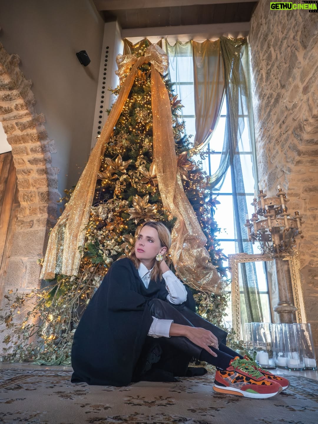 Macarena Gómez - 2.8K Likes - ¿Cómo se han portado los Reyes Magos este año? ✨👑

📸 @wilsantanaphotography 

#reyesmagos #regalos #familytime #diadereyes #macarenagomez