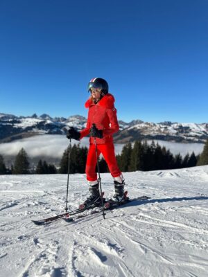 Macarena Gómez Instagram - La montaña siempre mola ⛷️
#snow #sky #mountain #winter #mountainmood