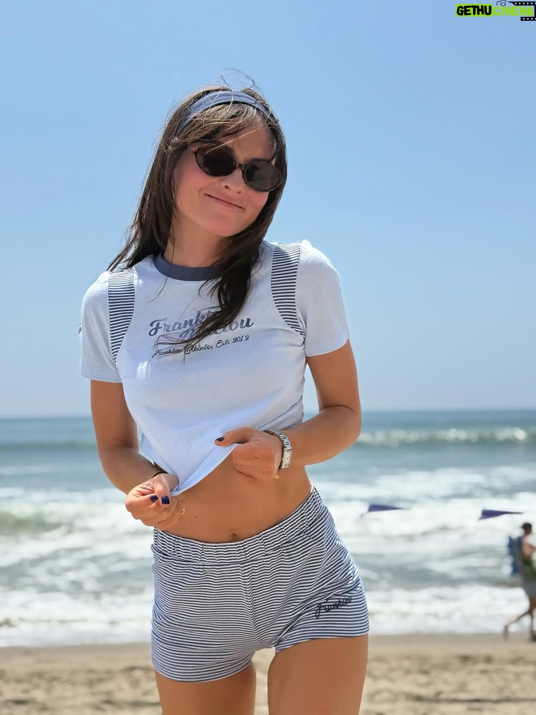 Madeline Carroll - 6.5K Likes - 