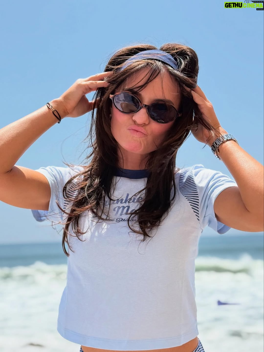 Madeline Carroll - 6.5K Likes - 