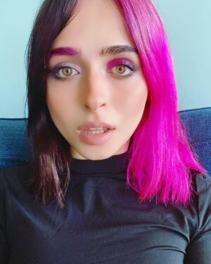 Madgal Instagram - Couldn't decide between colors, so I decided to PIVOTTTT! I look scary I know, I like it lol