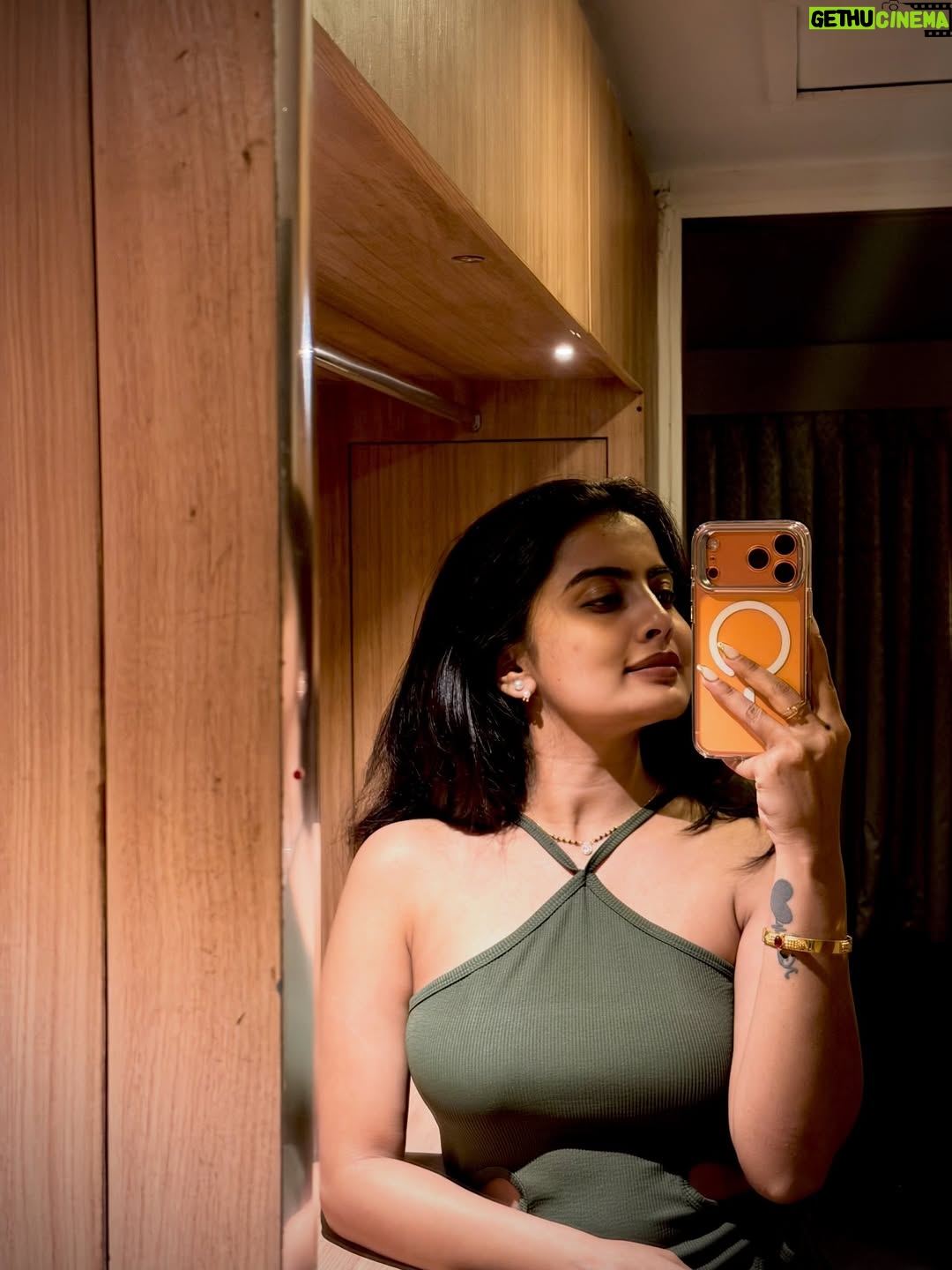 Madhu Gowda - 182.7K Likes - ಇರಬೇಕು 🫶🏻💞🧿 #nidhu