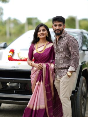 Madhu Gowda Instagram - ಈ ಬದುಕು ಎಷ್ಟು ಸುಂದರ 💞🥹 #nidhuvastra 
Saree: @nidhu_vastra 
Blouse: @styleandsleek_boutique