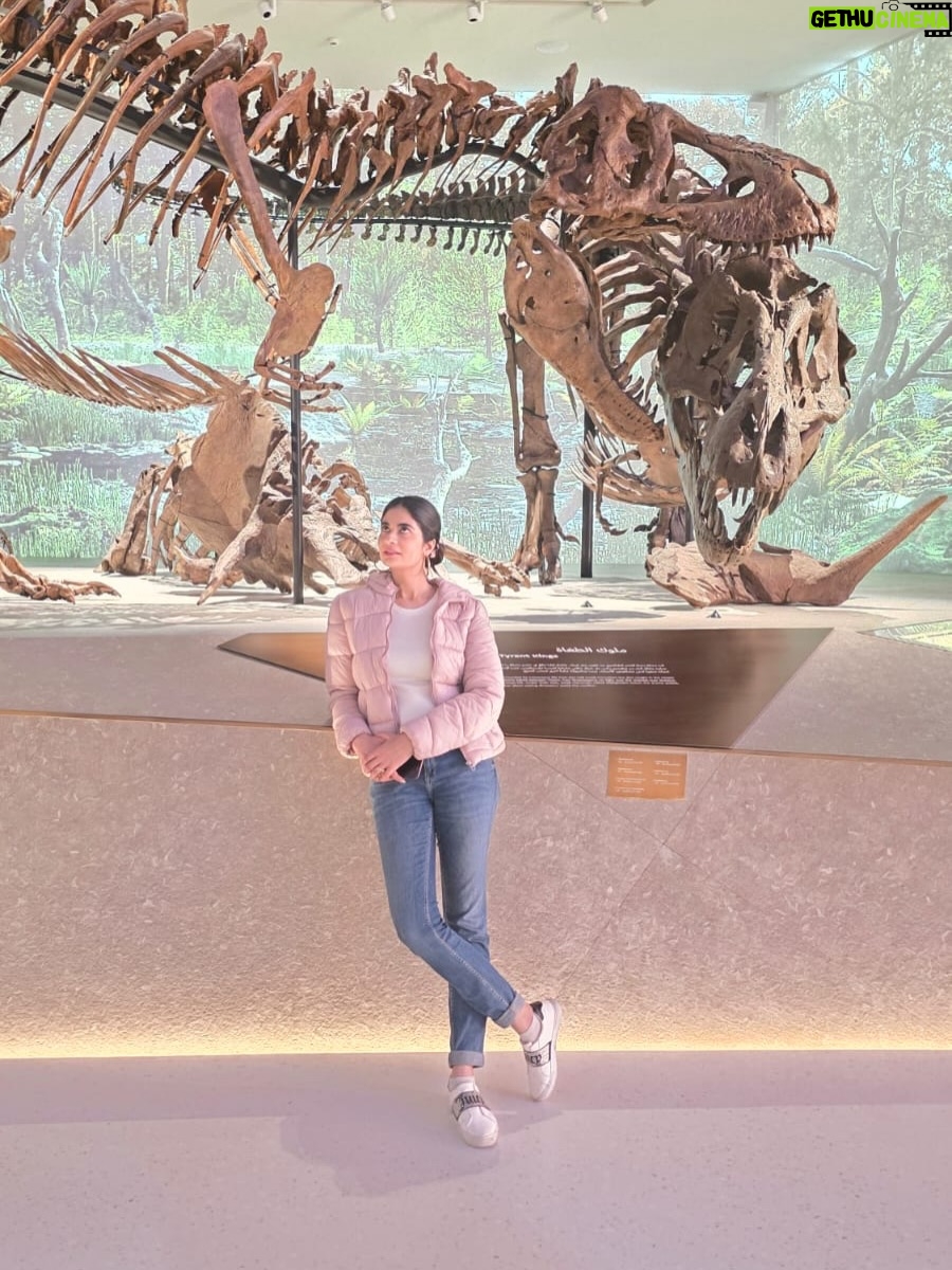 Madiha Iftikhar - 833 Likes - We are here touristing 😁
@shizzlemeerza 💕💕
@nhm_abudhabi 

#madihaiftikhar #abudhabi #fyp #tiktok #instagram
