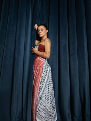 Mafalda Luís de Castro Instagram - ❤️🖤💚🤍
Styling: @aledacostaoeste 
Dress: @golpe.store 
Makeup: @danielainacio.mua 
Hair: @mrmatt.hair @z_vegan_hair_concept 
Nail Artist: @geisacoelho.nails 
Jewls: @golpe.store 
Grills: @marylouispt 
Photo: @joannacorreia_ 

@hitmanagement @mais.que.uma