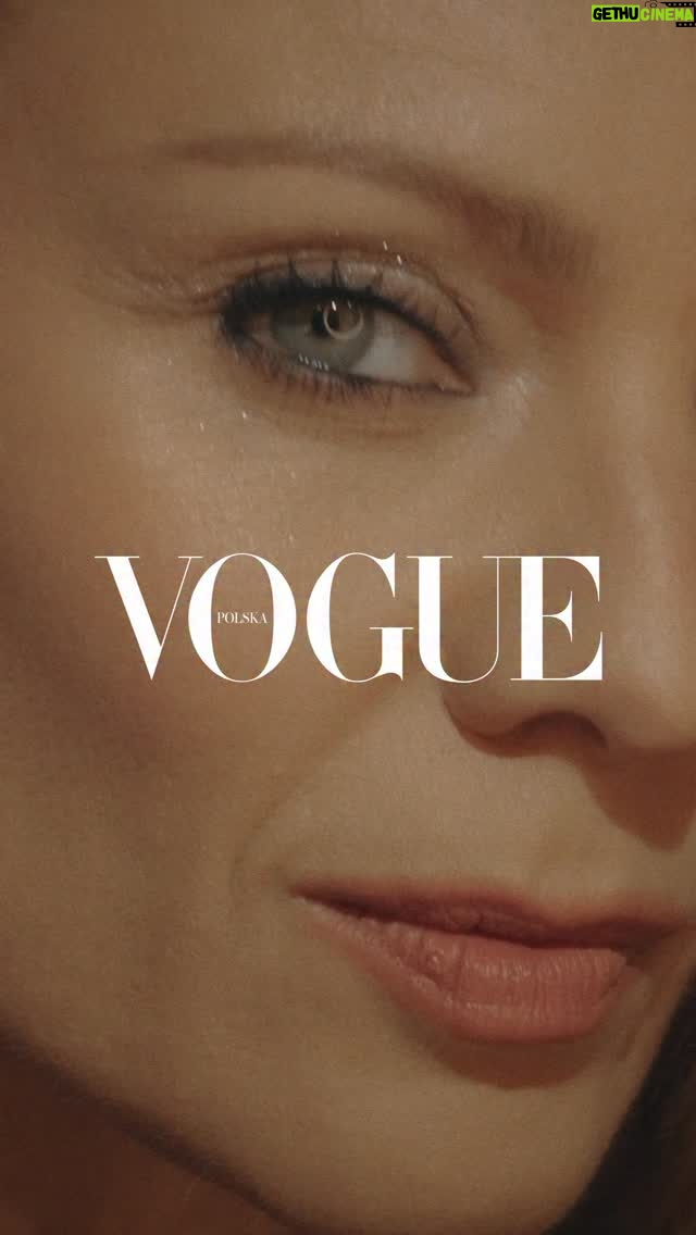 Magdalena Boczarska - 415 Likes - Get ready with @vogue.polska 💫
Vogue Xmas party ✨
@lorealparis 💋

#współpracaambasadorska

Wideo: @adrian_obreczarek 
Asystent wideo: @igor_andrychowski 
Stylizacja: @kasiamioduska 
Asystenci stylistki: @filipjaniak, Ola Król
Makijaż: @agawilkmakeup 
Włosy: @wasylwasinski 
Asystent produkcji: @velstasz 
Produkcja: @filip_jakoniuk
