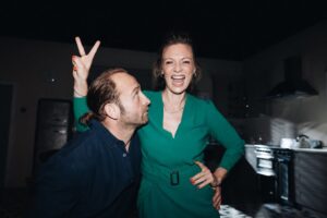 Magdalena Boczarska Instagram - Ostatni spektakl „Słoneczna Linia” w tym roku uchwycony okiem @aleksandralapiejko 📸
Dziękuję Wam za wszyskie wspólnie wieczory spędzone w @teatrpolonia ❤️

Najbliższe spektakle dostępne w sprzedaży:
21,22 lutego 19:00
23,24,25 marca  19:00

Do zobaczenia! 🎭