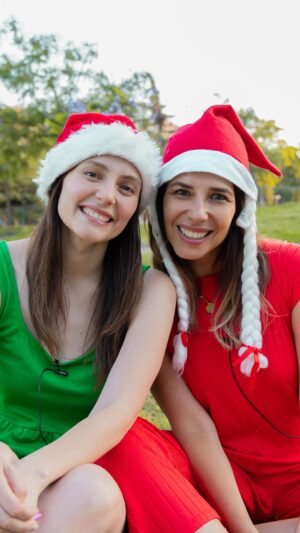 Magdalena Müller Instagram - FELIZ NAVIDAD te desean tus #DAYALENAS 🎅🏼🎅🏼🎄🎄!! 
#Guardaelcambioinmundoanimal