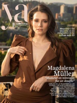 Magdalena Müller Instagram - 20 años de carrera 🤩 @revista_ya 
Wow como ha pasado el tiempo… que intenso y hermoso camino, gracias por su cariño y compañía siempre 🥰!

MakeUp & Hair: @claugarin_makeup @melaniekohlitz.makeup 💖
Fotos: @sergio.a.lopez 🔥
Ropa: @neutro_official 😏
Entrevista: @salinastoledo