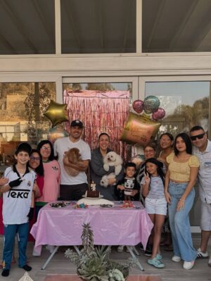 Magdyel Ugaz Instagram - Mis 41 🥰♥️🥹
Tanto que sentir poco que decir …
Gracias universo 
Gracias papá Dios por este nuevo año 
Gracias familia , a mi amor , a mis amigos por tanto amor ♥️♥️♥️