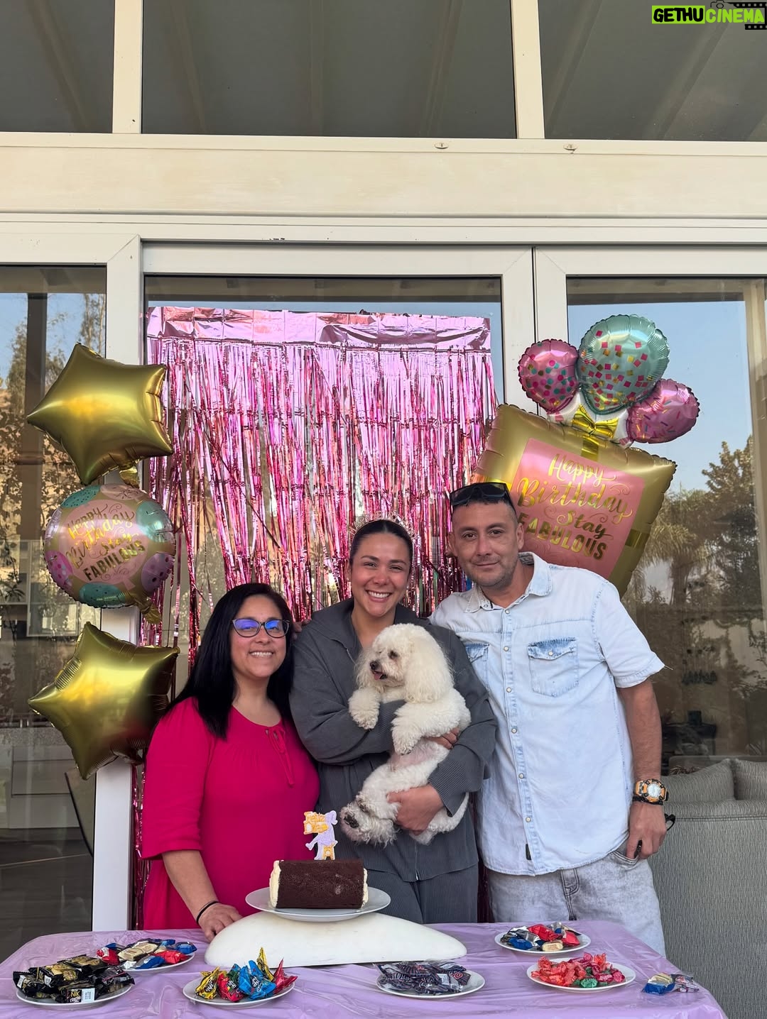 Magdyel Ugaz - 7.7K Likes - Mis 41 🥰♥️🥹
Tanto que sentir poco que decir …
Gracias universo 
Gracias papá Dios por este nuevo año 
Gracias familia , a mi amor , a mis amigos por tanto amor ♥️♥️♥️