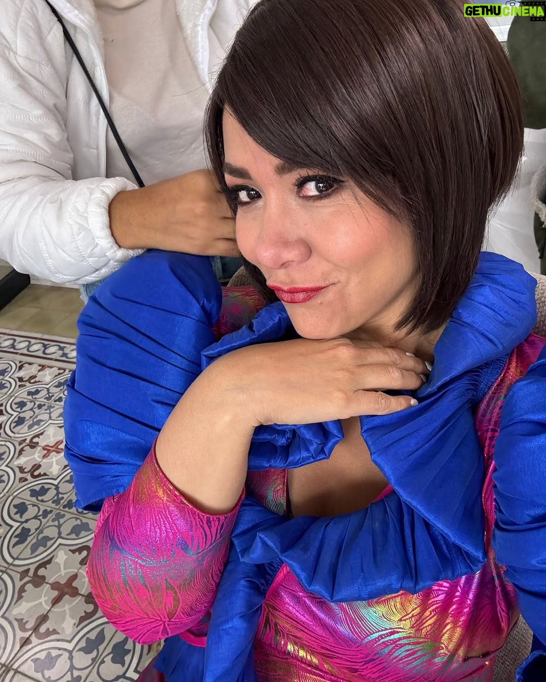 Magdyel Ugaz - 6.5K Likes - ¿Qué #terelook te gusta más? 1, 2, 3 o 4 😂😍