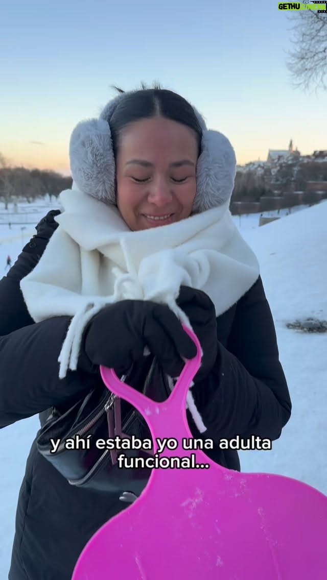 Magdyel Ugaz - 5.6K Likes - 💅🏼💅🏼💅🏼 como la vida misma 
Una caidita para la anécdota 😂🙈