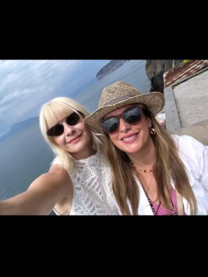 Małgorzata Kożuchowska Instagram - Włoskie wspomnienia. Anieli☀️☀️☀️#serial #netflix @mr.czekaj #balapolis #italia @wojciechwegrzyn_dop