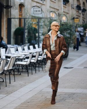 Małgorzata Kożuchowska Instagram - To nie outfit. To nastrój 🤎
a Ty? W jakim nastroju dzisiaj jesteś?
#fashion #walk #autumn #actress