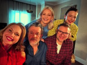 Małgorzata Kożuchowska Instagram - Stara banda znowu w komplecie… @rodzinkapl_official @tomasz_karolak_insta @magdalenastuzynska #braciak #kulesza #serial @telewizjapolska
