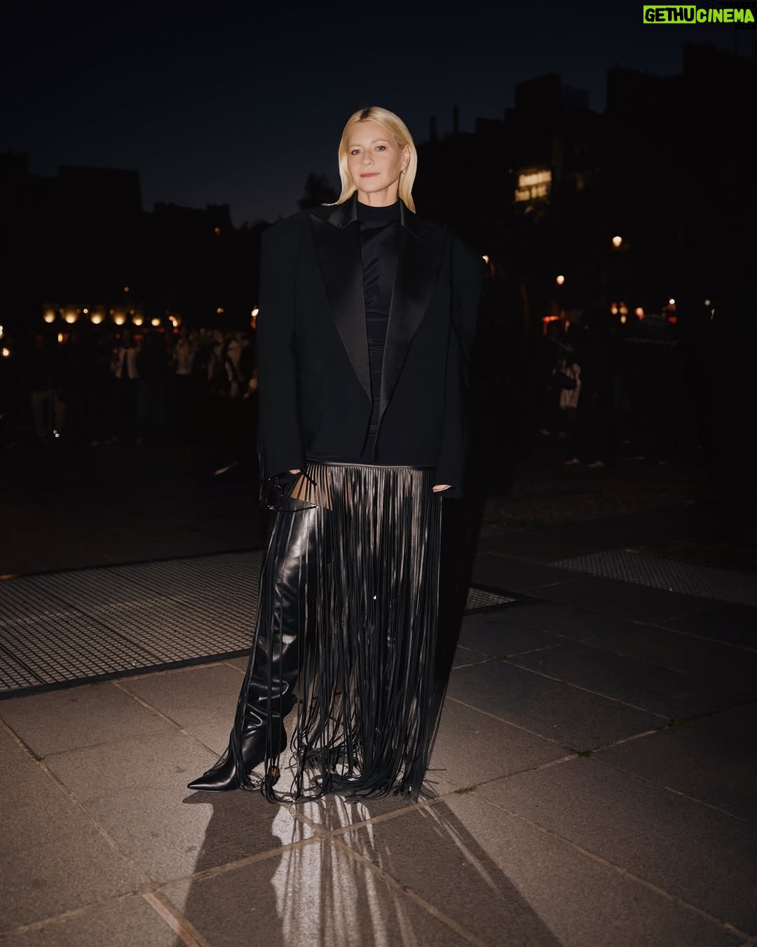 Małgorzata Kożuchowska - 8.6K Likes - FW PARIS BY NIGHT!
W drodze na pokaz @stellamccartney 

zaproszenie @vitkac 
stylizacja @magdalenasekrecka 
sukienka @the_mannei 
marynarka @epuzer
buty @vandanovak_official 
kolczyki @aclari.diamonds 

#fashionweek #parisfashionweek #paris #parisbynight #stellamccartney #zaproszenie