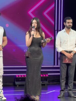 Mahek Syed Instagram - Like a Star 🌟

Thank you guys for voting me as your Streamer of the Year 2025 and @godlike.in as the Best Organisation! 💛

#mizo #godlike #awardshow #diwali