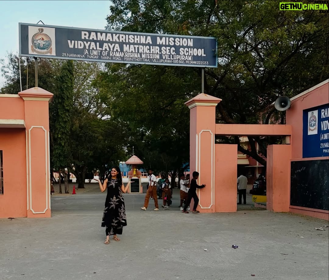 Maheswari Yayathiraj - 14.1K Likes - The happiness in my face says everything 🥰.The place where I experienced a roller coaster ride filled with all emotions.

#nostalgia #myschool #nostalgicmoments